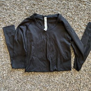 Size 4 Lululemon Swiftee long sleeve shirt